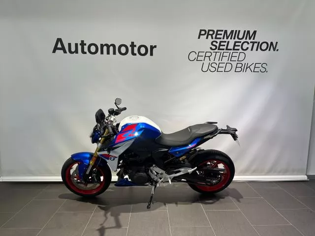 BMW F 900 R Roadster / Naked Bike