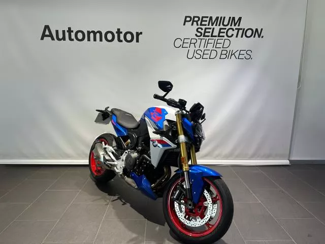 BMW F 900 R Roadster / Naked Bike