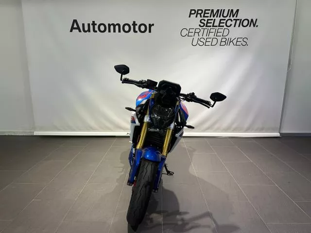 BMW F 900 R Roadster / Naked Bike